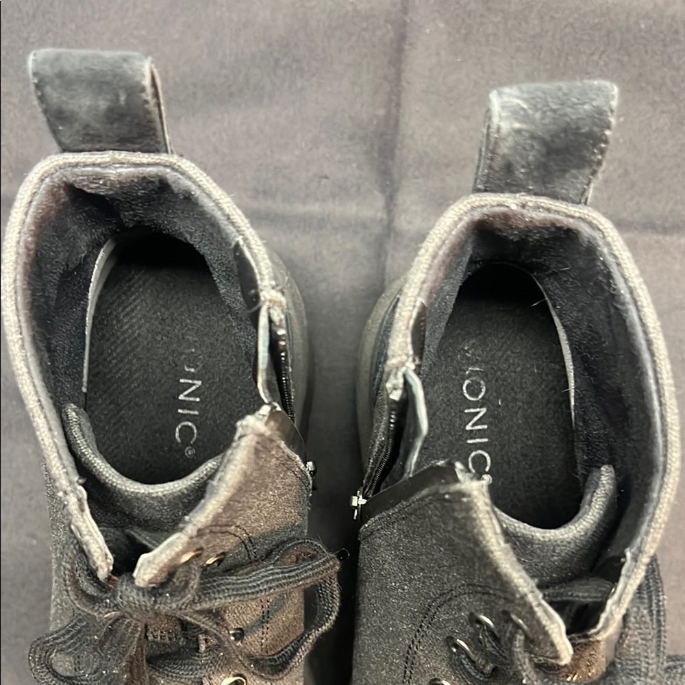 Waterproof high top shoes - Picture 11 of 12
